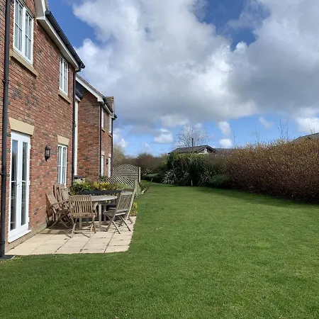 Anchors Away At The Bay Filey, Sleeps 7, 2 Dogs Welcome For Free Too Vakantiehuis Filey