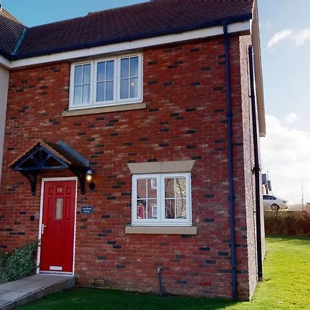 Anchors Away At The Bay Filey, Sleeps 7, 2 Dogs Welcome For Free Too Holiday home *