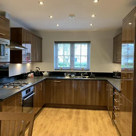 Anchors Away At The Bay Filey, Sleeps 7, 2 Dogs Welcome For Free Too * Filey