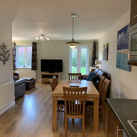 Anchors Away At The Bay Filey, Sleeps 7, 2 Dogs Welcome For Free Too Filey