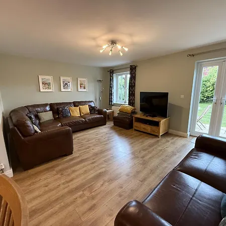 Anchors Away At The Bay Filey, Sleeps 7, 2 Dogs Welcome For Free Too * Filey