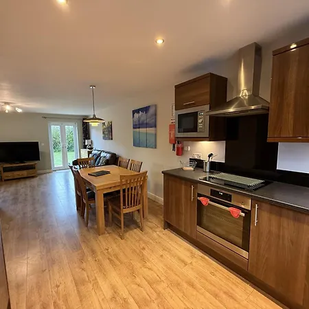Anchors Away At The Bay Filey, Sleeps 7, 2 Dogs Welcome For Free Too