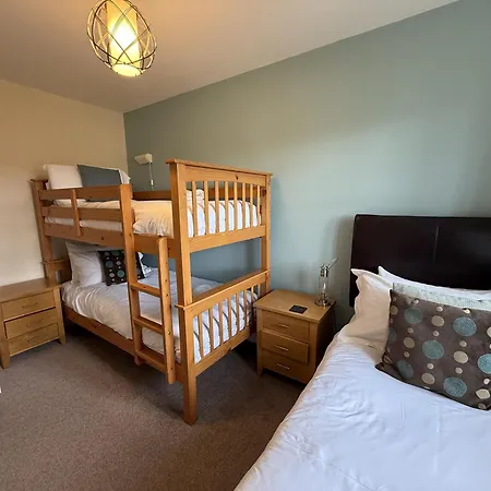 Anchors Away At The Bay Filey, Sleeps 7, 2 Dogs Welcome For Free Too * Filey